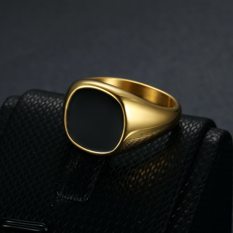 stainless steel gold-plated drop glue smooth ring for men.